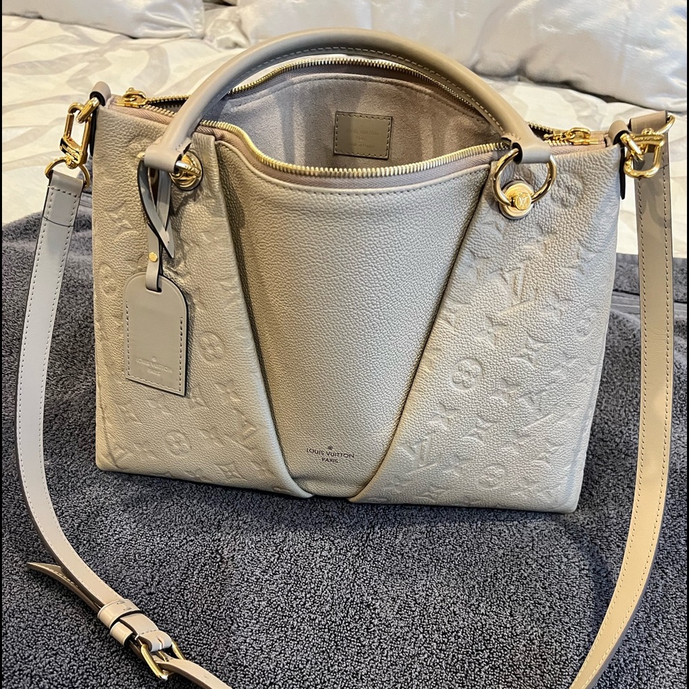 Louis Vuitton V Tote MM Monogram Empreinte Tourterelle Grey